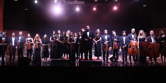 Oda Orkestrası muhteşem performansıyla seyirciyi kendine hayran bıraktı