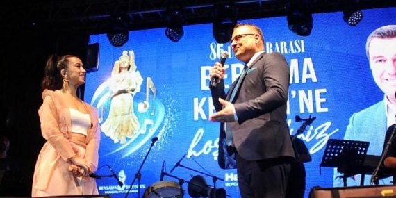 Sanatçı Tuğba Yurt binlerce seveni ile buluştu