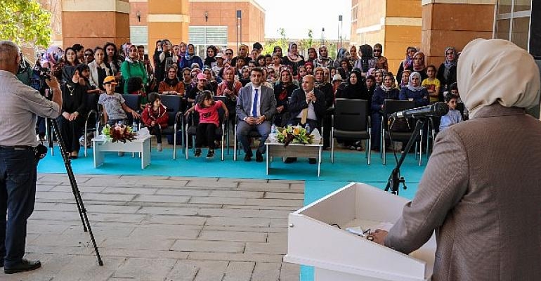 Van Büyükşehir Belediyesinden Kitap Okuma Şenliği