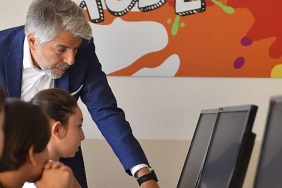vodafone-elektronik-atiklari-bursali-cocuklar-icin-kodlama-sinifina-donusturdu.jpg
