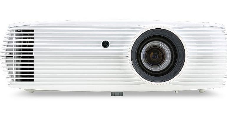 Yazın sinema keyfini evinde yaşamak isteyenler için; Acer P5530i projeksiyon