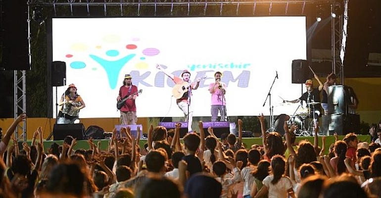 Yenişehir Belediyesinden çocuklara unutulmaz karne hediyesi