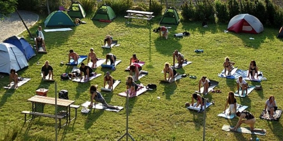 Yoga festivali Bornova Macera Parkı’nda başladı