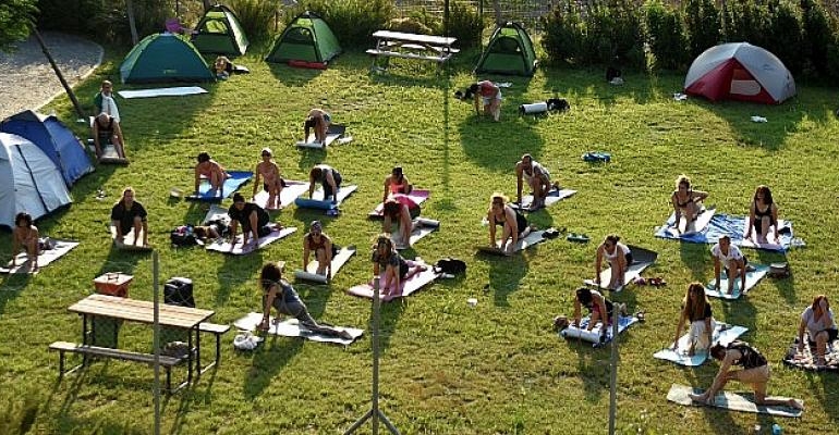 Yoga festivali Bornova Macera Parkı’nda başladı