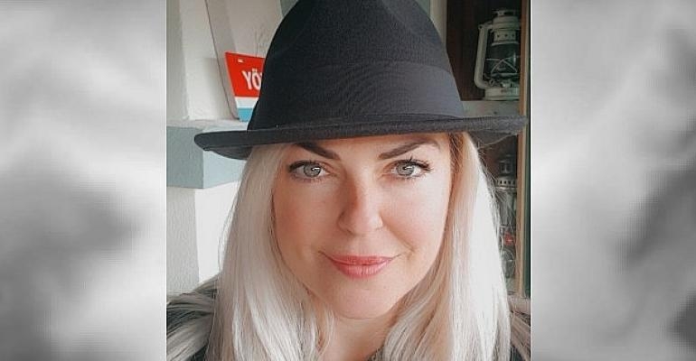 Zeynep Özalpaslan’dan “Takıntı”