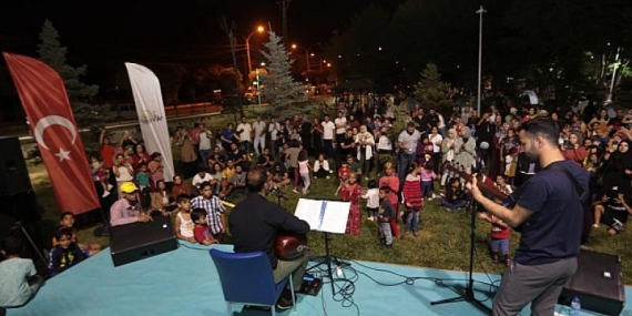 1. Van Denizi Yüzme Festivali Başladı