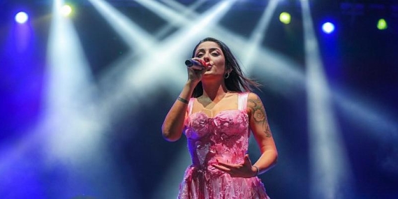 Aliağa Sanat Günleri’nin İlk Haftası’nda Melek Mosso Rüzgarı