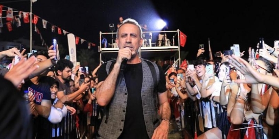 Antalya Finike Cumhuriyet Meydanı’nın Temeli  Atıldı Haluk Levent Şarkılarıyla Törene Renk Kattı
