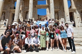 avrupali-gencler-efes-selcukta-bulustu.jpg