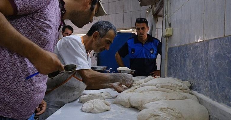 Ayvalık Belediyesi Zabıta Ekiplerinden Bayram Öncesi Sıkı Denetimler
