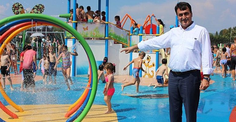 Başkan Dündar’dan Çocuklara Bayram Hediyesi