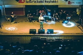 bayraklida-hilmi-yarayici-coskusu.jpg
