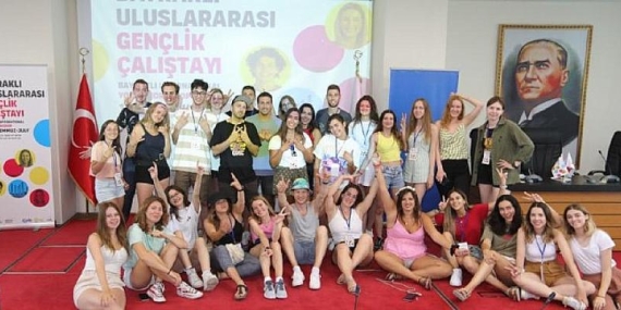 Bayraklı’da ‘Uluslararası Gençlik Festivali’ başladı