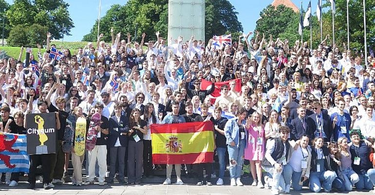 Bilfen Lisesi Öğrencileri, Türkiye’yi Estonya’da yapılan Avrupa’nın En Büyük Girişimcilik Festivali’nde temsil etti