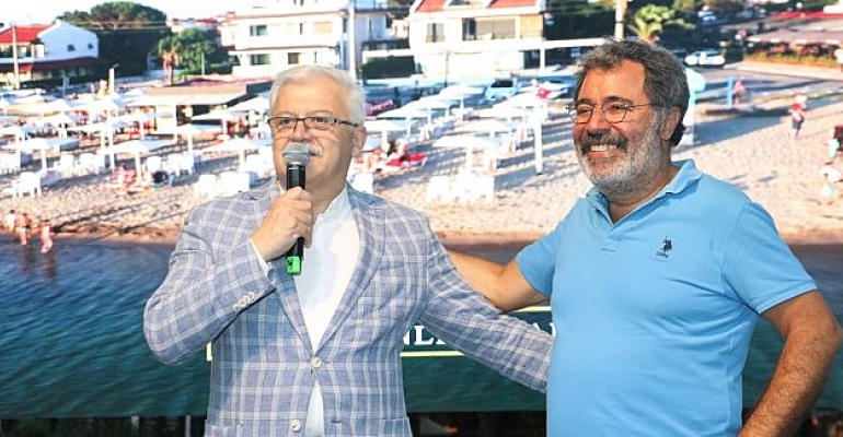 Burhaniye 3. Kitap Fuarı Sanat ve Edebiyatla Devam Ediyor