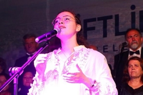 ciftlikkoyde-turk-sanat-muzigi-ruzgari-esti.jpg