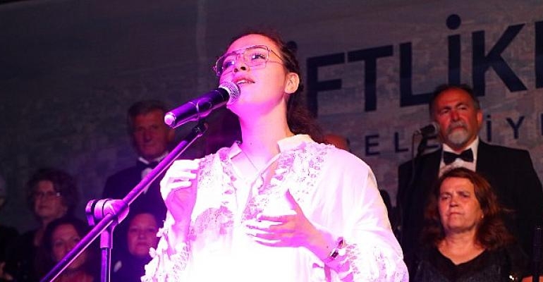 Çiftlikköy’de Türk Sanat Müziği Rüzgarı Esti