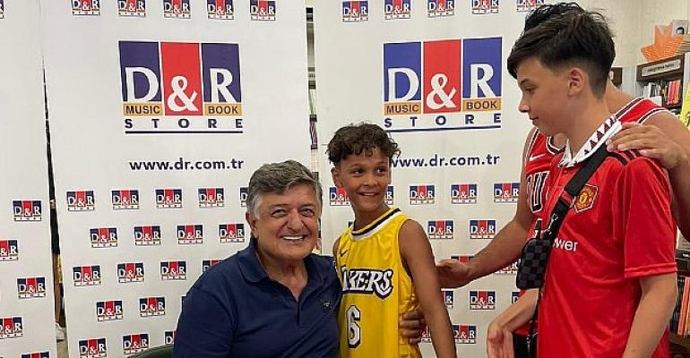 D&R Çeşme Marina’da Yılmaz Vural rüzgarı esti