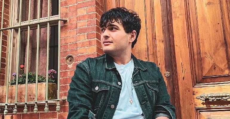 Ege Balkiz ve Hakan Kılınç’tan yeni hit “Susar”