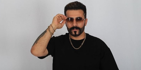 Emrah Şahin: “Müziğimde yeni neslin yaralarını sarıyorum”