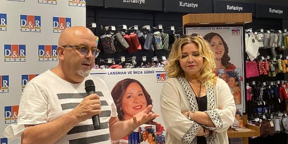 Esra Kazancıbaşı Öztekin Rasim Öztekin’e ithaf ettiği kitabını ilk kez D&R’da tanıttı
