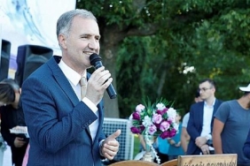 festival-cadirlarinda-el-emegi-urunler-sergilendi.jpg