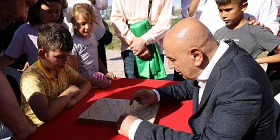 Geleneksel Çocuk Oyunlarıyla Eğlendiler