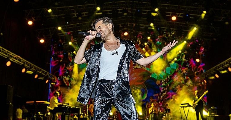 İlk Gününde 60 Bin Kişiyi Ağırlayan İstanbul Festivali’nde Kenan Doğulu Rüzgarı Esti