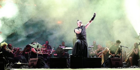 İstanbul Festivali Sahnesi Bu Kez An Epic Symphony  Hayko Cepkin’le Büyüledi