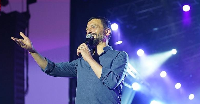 İstanbul Festivali’nin Görkemli Sahnesinde Bu Kez Mehmet Erdem Vardı