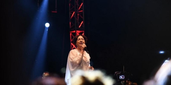 Kalamış Yaz Festivali Nazan Öncel Konseri İle Başladı