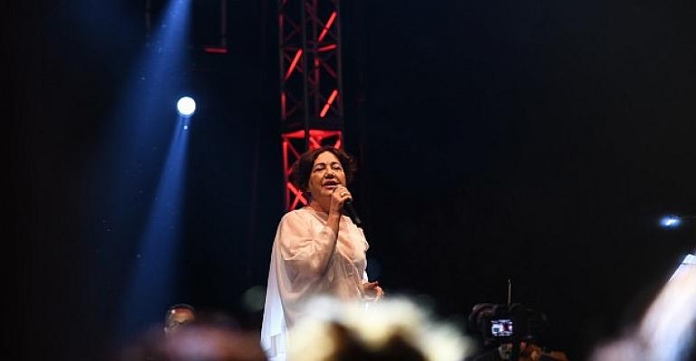 Kalamış Yaz Festivali Nazan Öncel Konseri İle Başladı