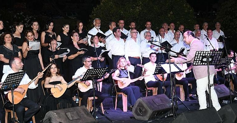 Karabağlar Belediyesi THM Korosu’ndan Yaz Konseri