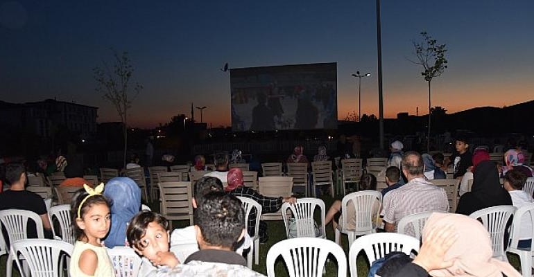 Kartepe Belediyesi Cüneyt Arkın’ı Unutmadı