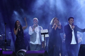 kayahanin-unutulmaz-sarkilari-istanbul-festivali-sahnesindeydi.jpg