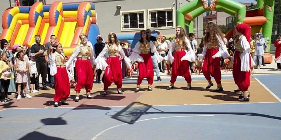 Kocaeli Büyükşehir Belediyesi Yeşilova Eğlenceye Doydu