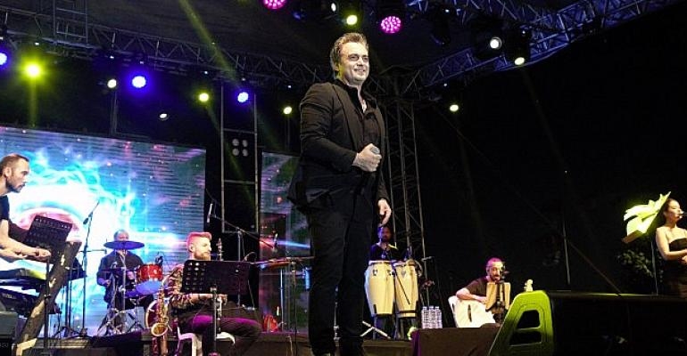 Kutsi’nin en güzel şarkılarıyla Kocaeli yaza ‘merhaba’ dedi