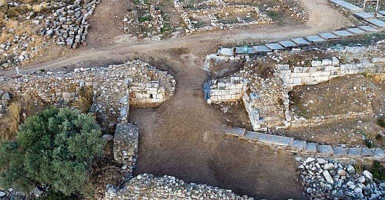Metropolis Antik Kenti Kazıları, Tarihi Gün Yüzüne Çıkarıyor