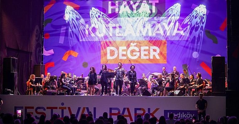 Meydanlar Müzikle Şenleniyor
