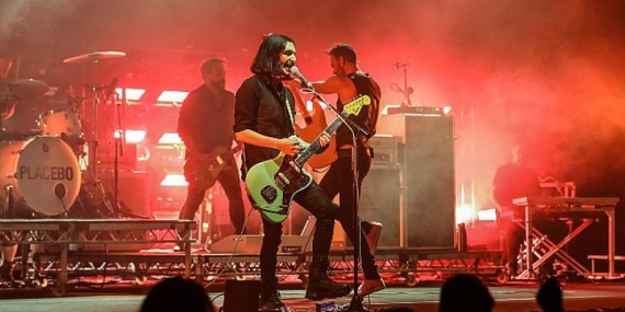 Placebo’nun Zorlu PSM Konseri Nefesleri Kesti!
