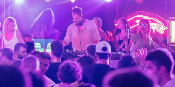 Red Bull İstanbul Unlocked müzik, dans ve eğlenceyi bir araya getirdi!