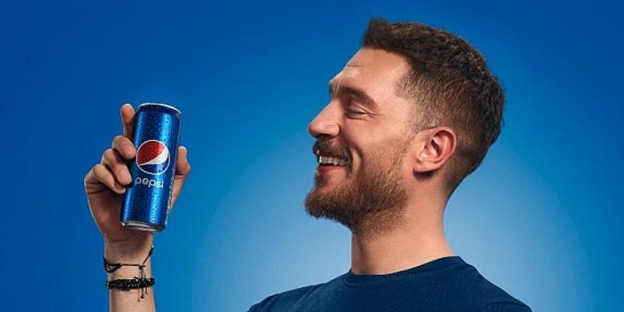 Uraz Kaygılaroğlu’ndan Pepsi Lezzetinde   Reklam Fimleri