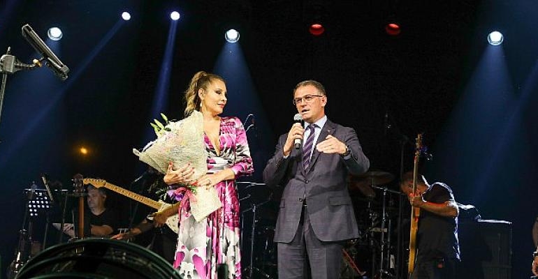 Van’da Funda Arar Rüzgarı Esti