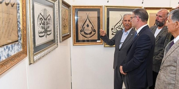Van’da Hüsn-i Hat Sergisi Açıldı