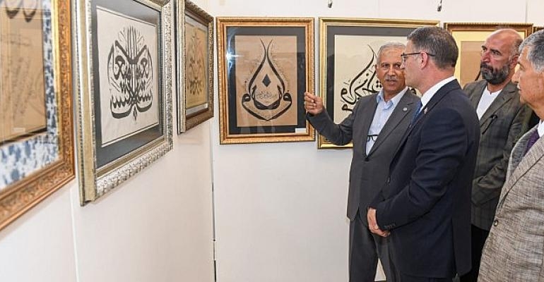 Van’da Hüsn-i Hat Sergisi Açıldı