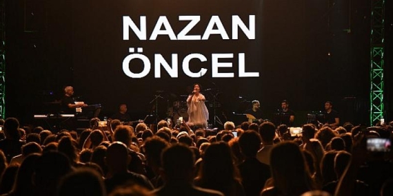 Yıldızlar Altında “Kalamış Yaz Festivali” Devam Ediyor