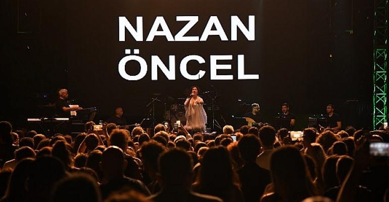 Yıldızlar Altında “Kalamış Yaz Festivali” Devam Ediyor