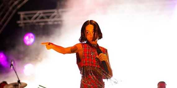 Zeynep Bastık’tan Nefes Kesen Konser
