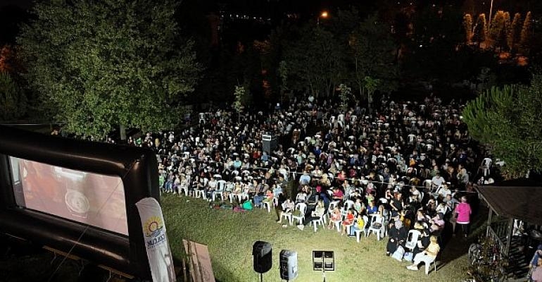 1000 Çocuk Açık Hava Sineması Keyfini Yaşadı