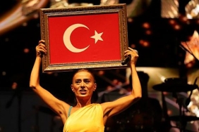 30-agustos-zafer-bayrami-100-yil-konserinde-100-bin-uzerinde-kocaelili-yildiz-tilbe-ile-sekaparkta-tarihi-bir-gece-yasadi.jpg